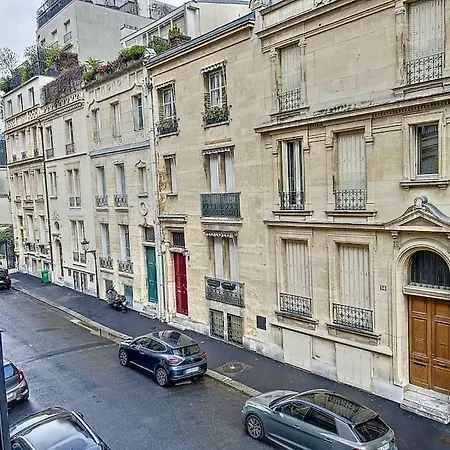 Confidentiel, Particulier 16eme Apartment