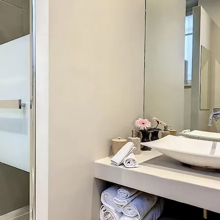 Confidentiel, Particulier 16eme Apartment *